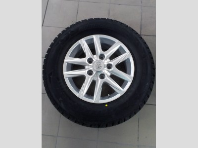 Шины lx570. Лексус lx r20 диски. Колпачки на оригинальные диски lx 570. Диски на lc200 r18. Покрышка лексуса.